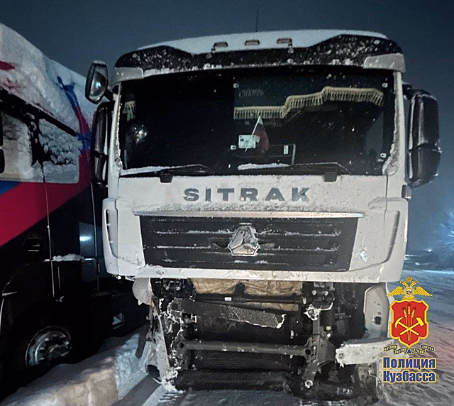 Три человека погибли в страшном ДТП с грузовиками в Кузбассе