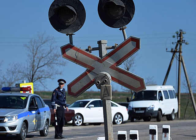 Поезд протаранил грузовик в российском регионе