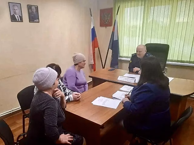 Зампрокурора Пензенской области Олег Световой провел личный прием жителей Камешкирского района