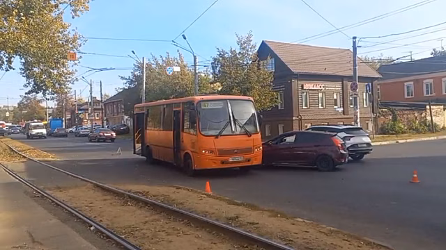 Две пассажирки автобуса Т-67 пострадали в ДТП в Нижнем Новгороде