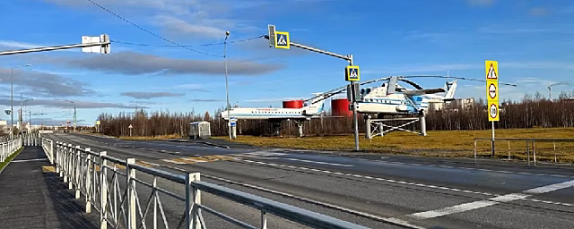 Около поворота в аэропорт Салехарда установили светофор