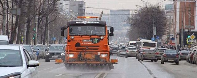 В Перми городские улицы начали мыть шампунем