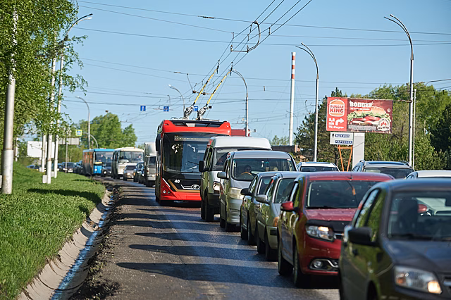 Пробки осложнили движение на кемеровских дорогах