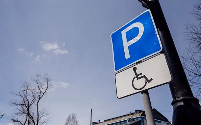 Более миллиона заявок на бесплатную парковку внесли в Федеральный реестр инвалидов