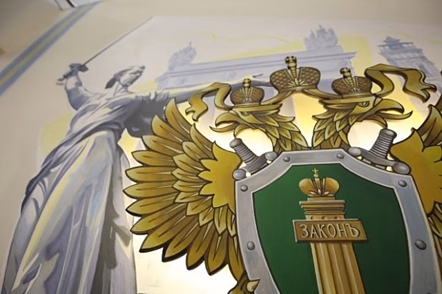 В Волгограде приставы изъяли машину женщины с документами на операцию сыну