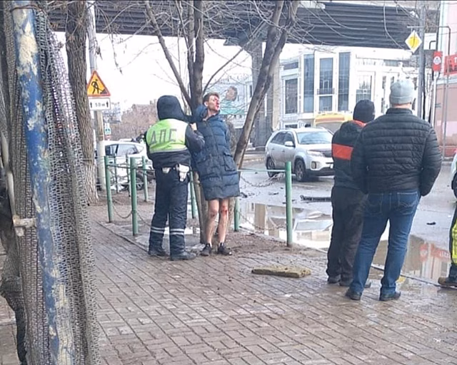 Сбил пешеходов и ходил без штанов: что известно о ДТП в Астрахани