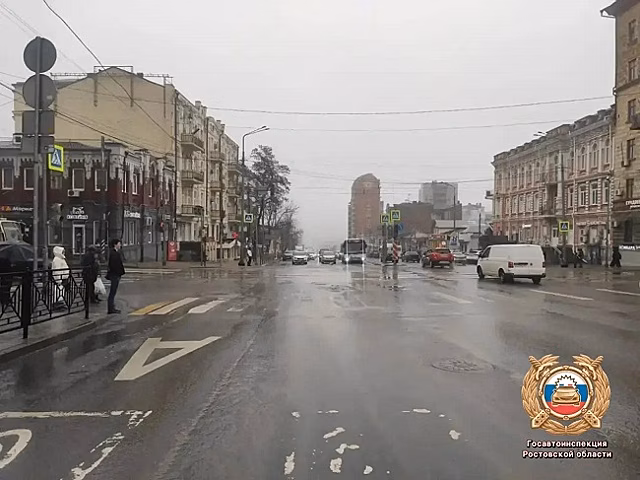В центре Ростова пешеход попала под колеса автомобиля