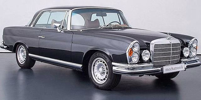 В раритетный Mercedes W111 «воткнули» мотор от AMG