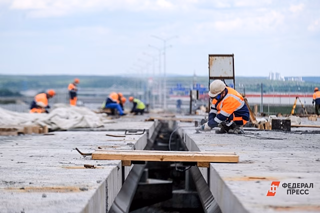В Екатеринбурге реконструируют мост в популярный микрорайон