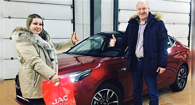Первые JAC J7 начали передавать клиентам в РФ