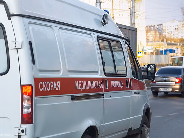 На юге Москвы "Мерседес" наехал на женщину