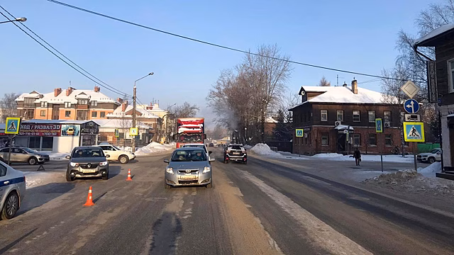 Иномарка сбила женщину на «зебре» в Вологде