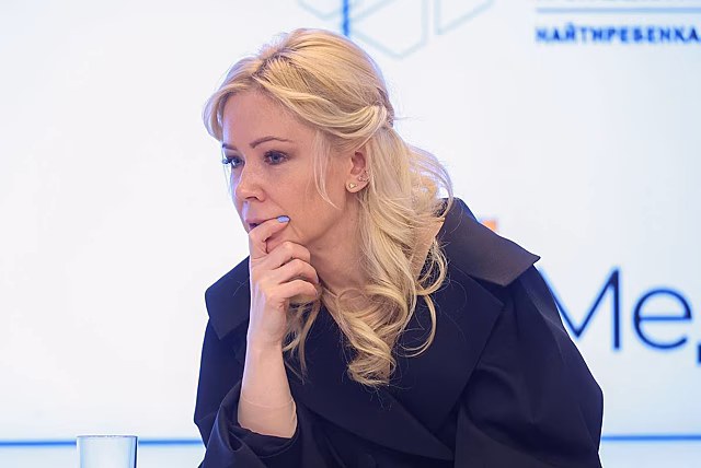 Блогер «помочилась в тазик на шарж носатого еврея» и попала под внимание Мизулиной