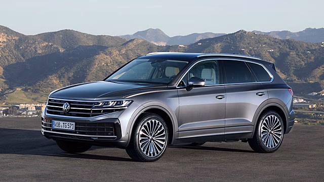 Компания Volkswagen представила обновленный кроссовер Touareg по цене от 5,99 млн рублей
