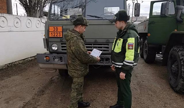 Военные автоинспекторы провели акцию «Ремень безопасности!» в Волгограде