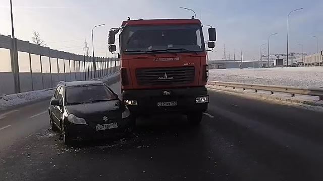 Нижегородка получила травму ноги от зажатой МАЗом двери