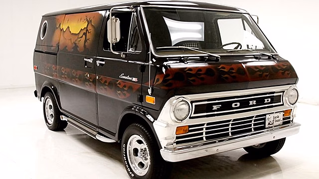 На продажу выставили уникальный сделанный на заказ Ford Econoline 1974 года с пробегом 873 мили