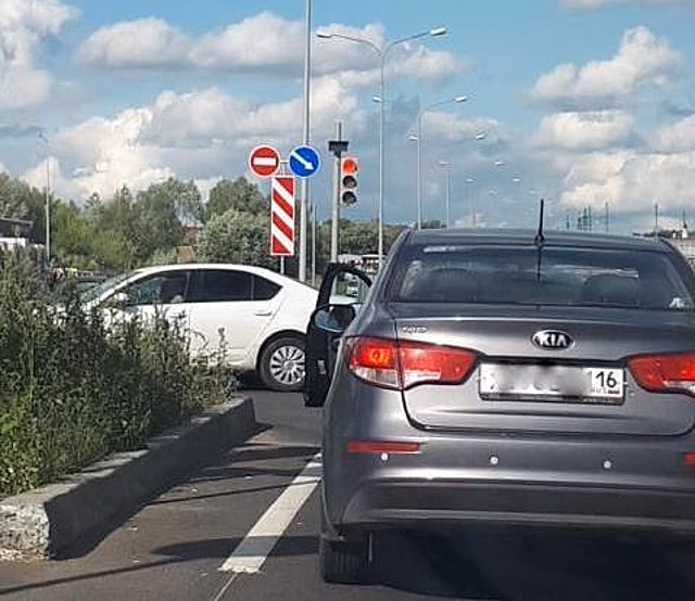 В Казани появилось новое место с постоянными пробками. Виноват светофор