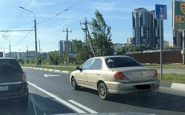 Рязанцев возмутили водители, ехавшие по выделенной полосе