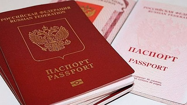 Загранпаспорта нового поколения временно не выдают в Вологде