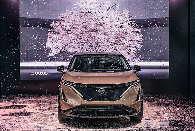 Электрокар Nissan Ariya проехал от Северного к Южному полюсу