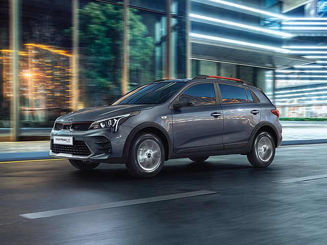 Компания Kia начала продажи обновленного хэтчбека Rio X