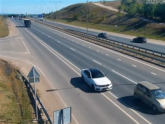 Думал, что самый умный: в Самаре полицейские задержали водителя BMW, прятавшего номера