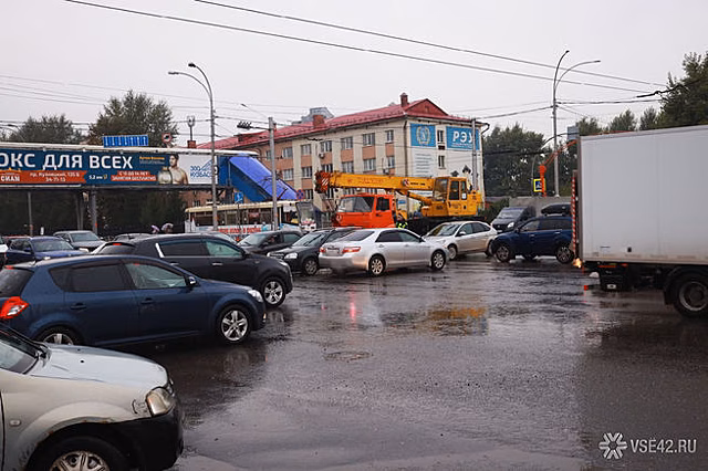 Кемеровчане пожаловались на отсутствие ГАИ на "сломавшихся" перекрестках